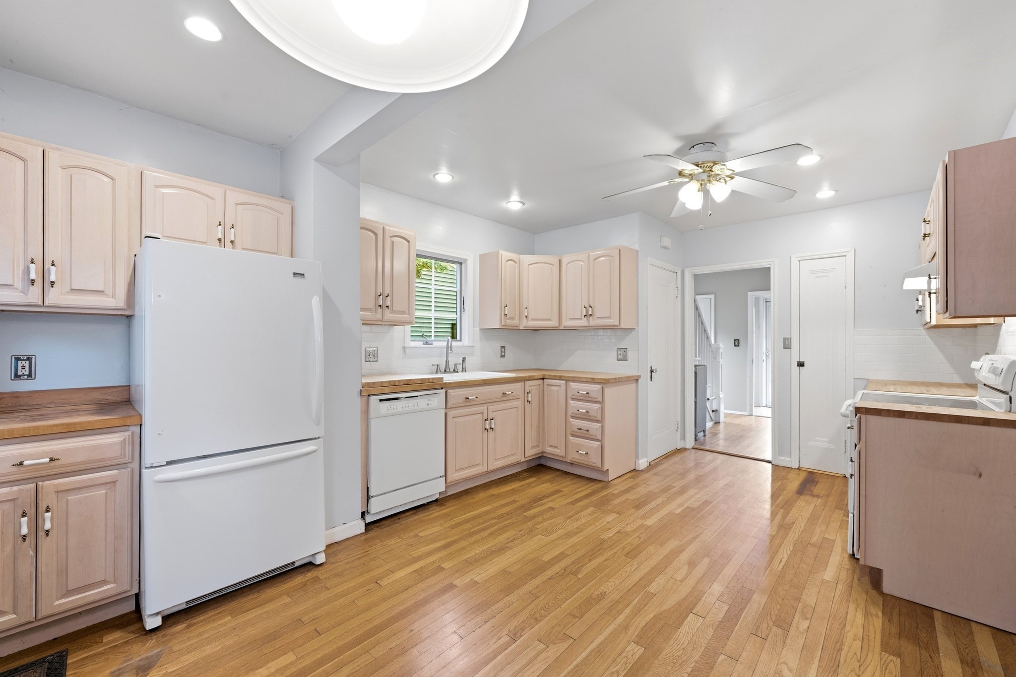 1 Belvidere Ave Property Photo 2