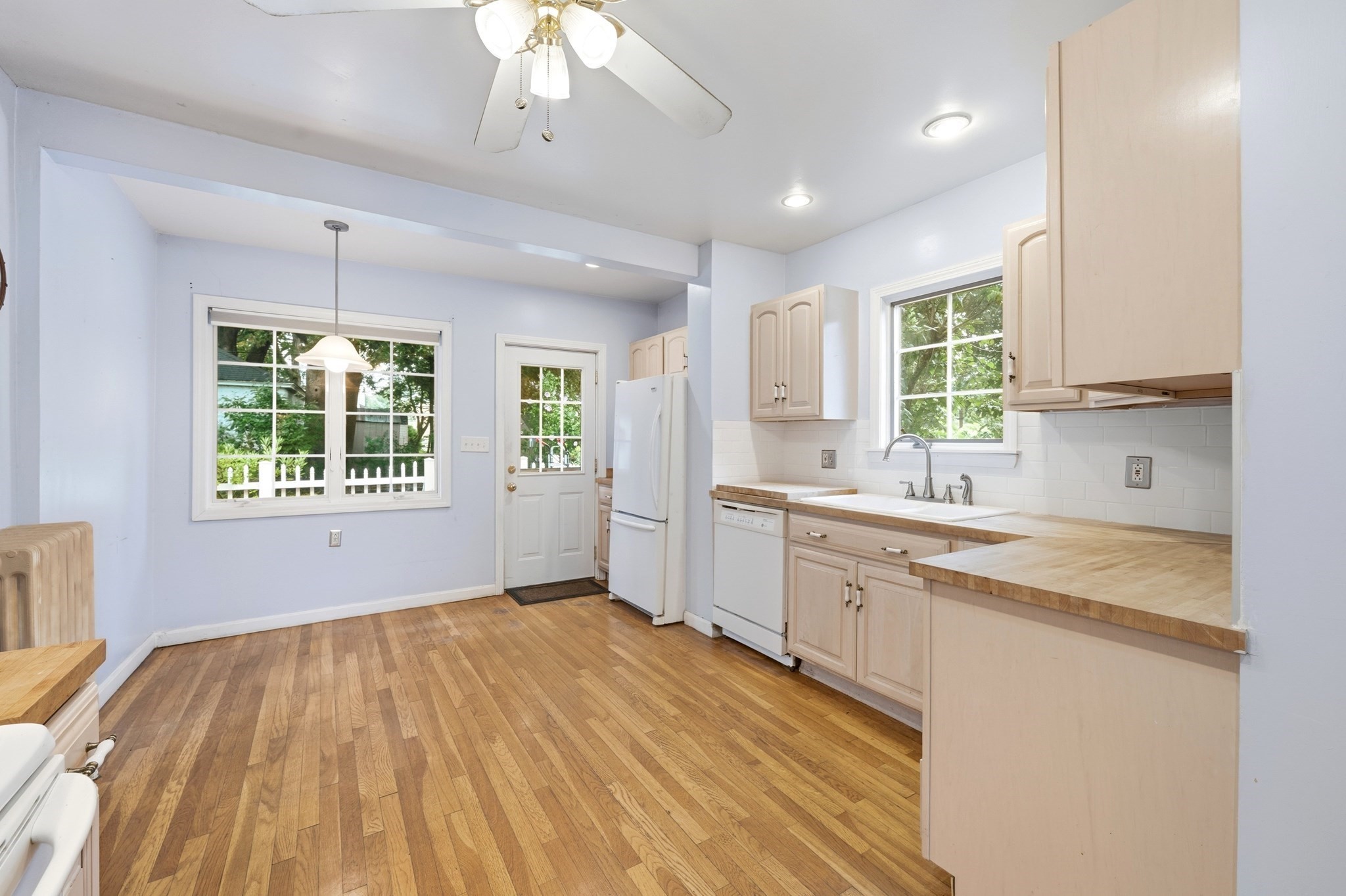 1 Belvidere Ave Property Photo 4