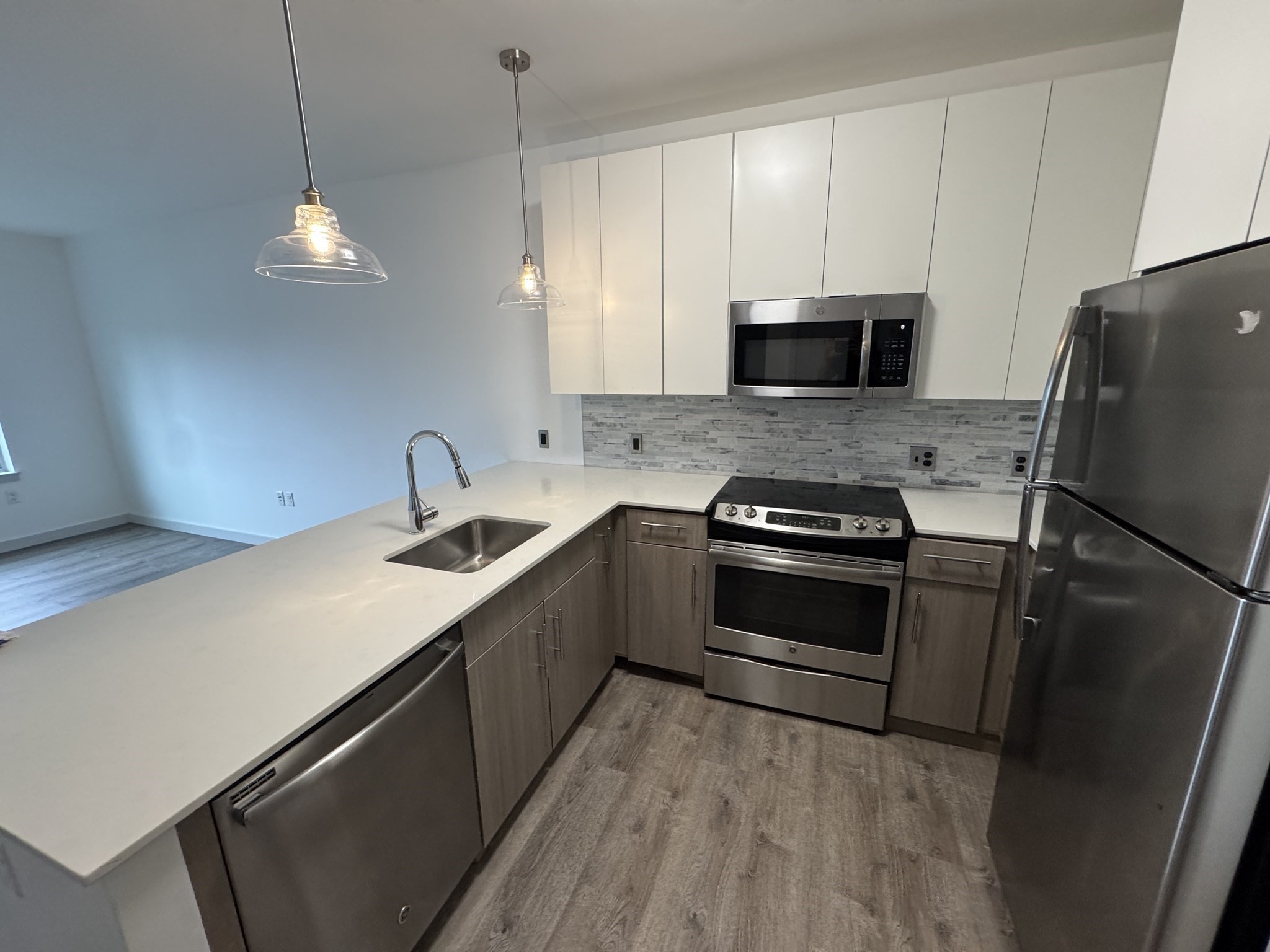 180 Telford Street # 404 Property Photo 1