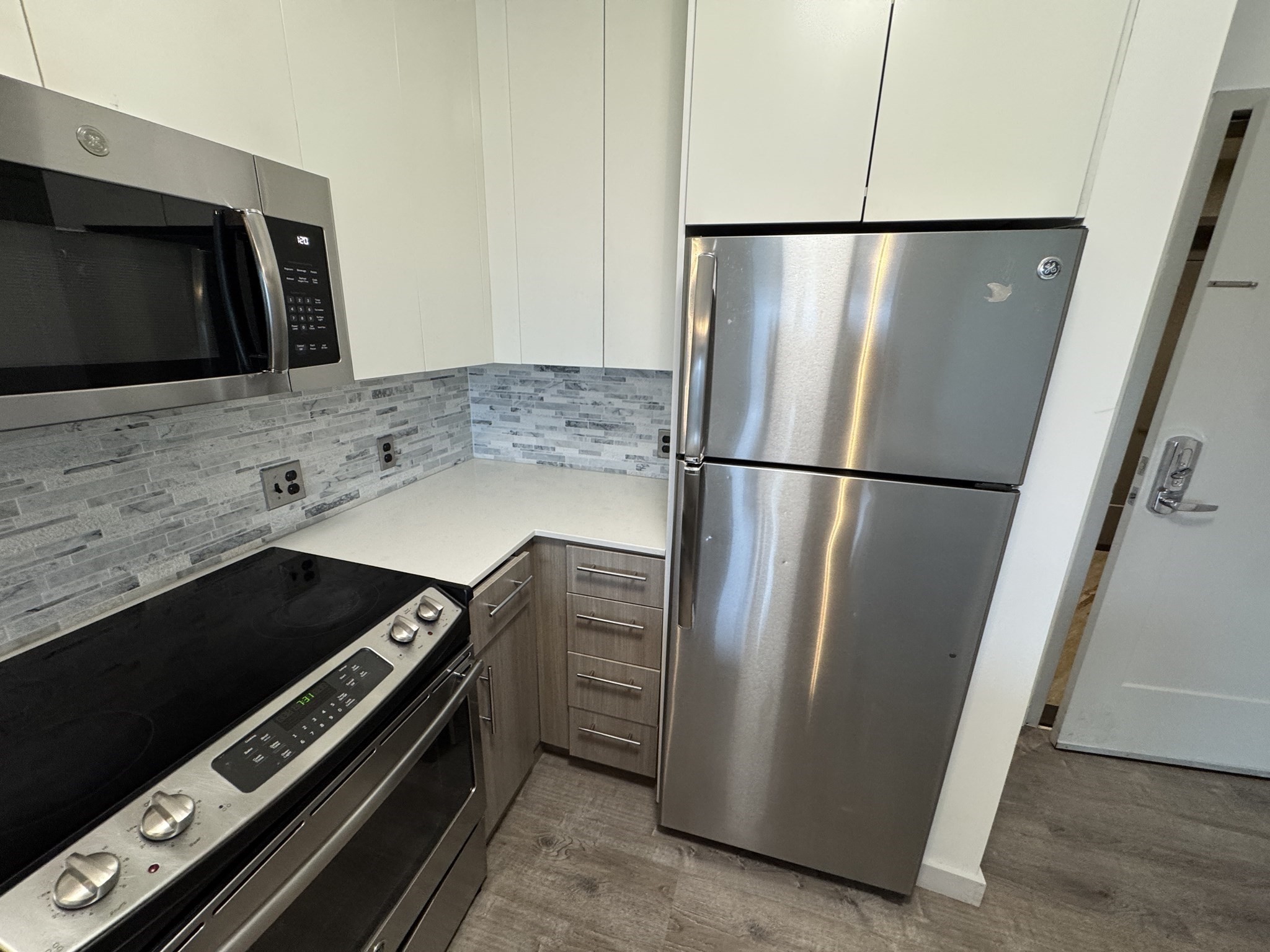 180 Telford Street # 404 Property Photo 2