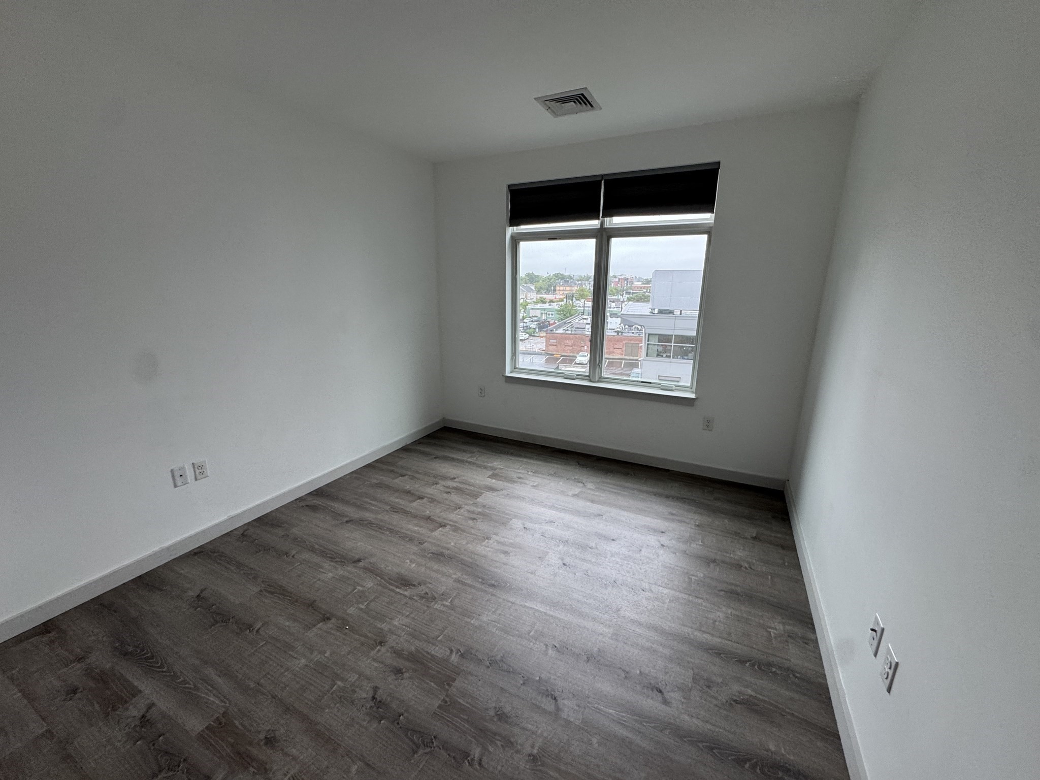 180 Telford Street # 404 Property Photo 3