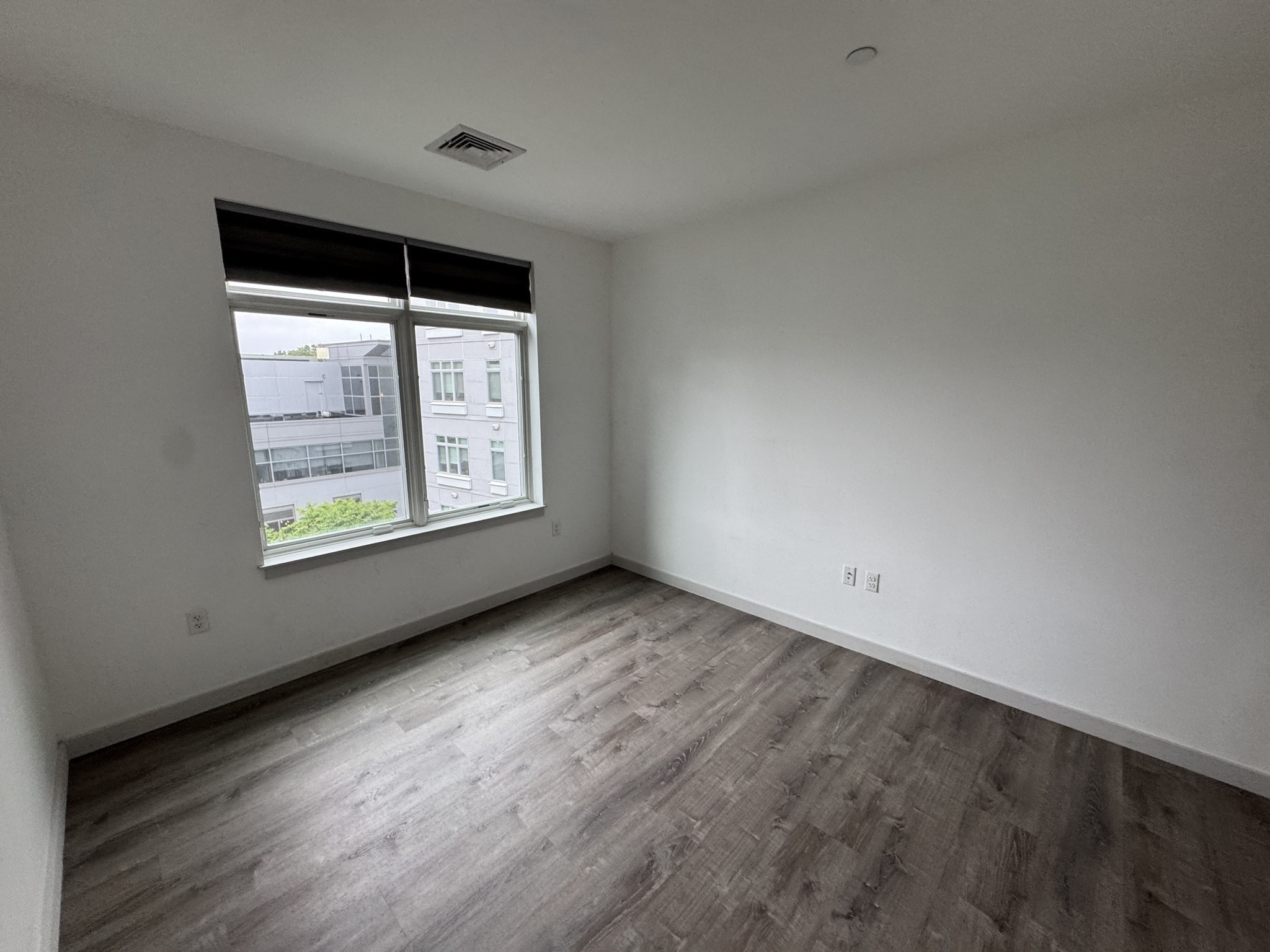 180 Telford Street # 404 Property Photo 4