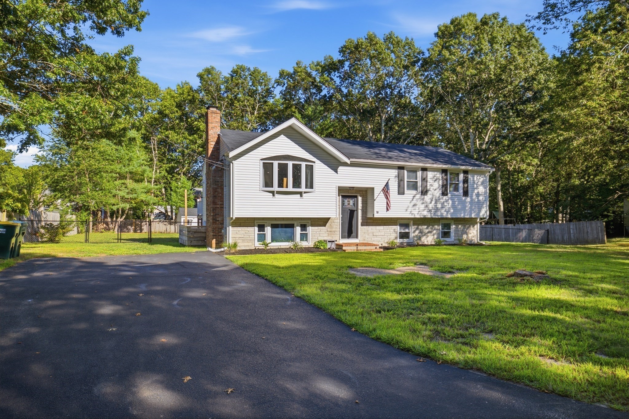18 Montgomery Dr Property Photo 2