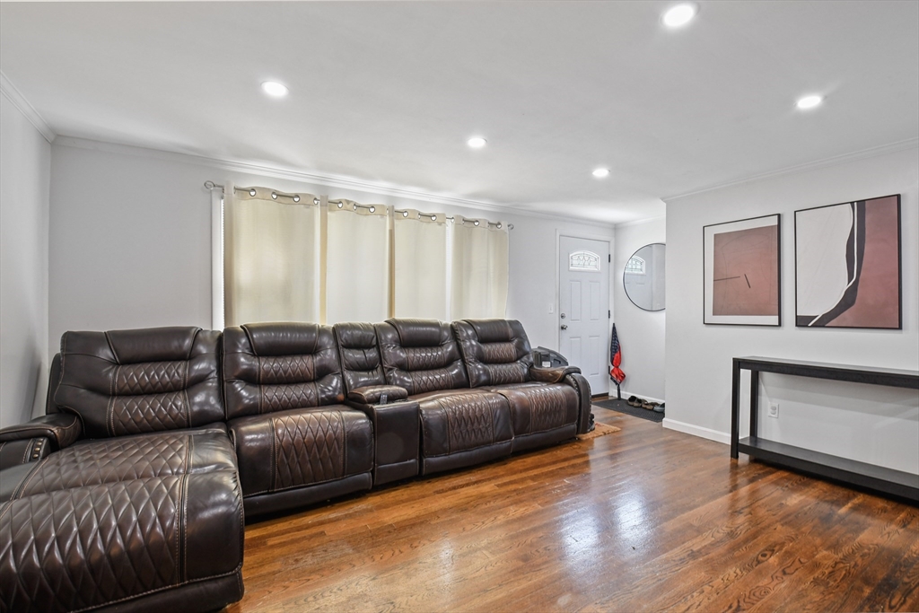 44 Montrose St Property Photo 11