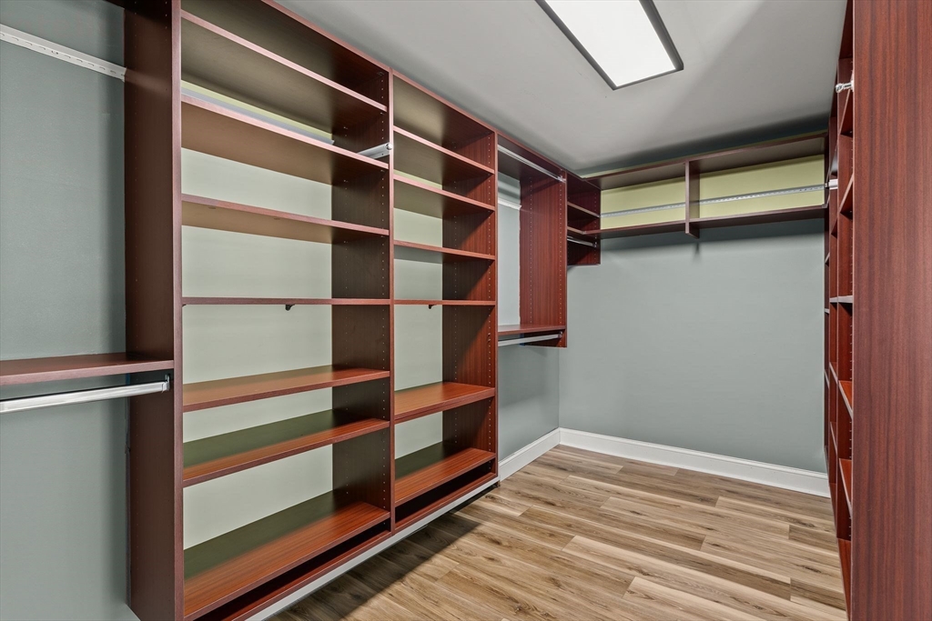 352 Plymouth St Property Photo 17
