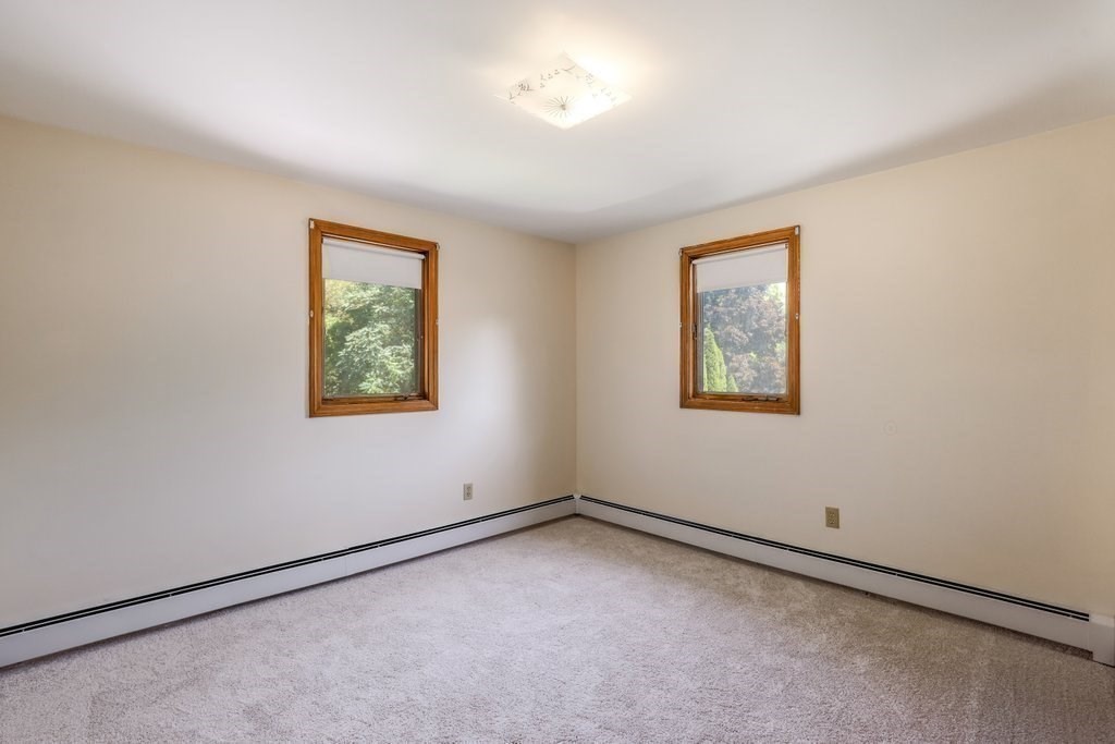 199 Main St Property Photo 32