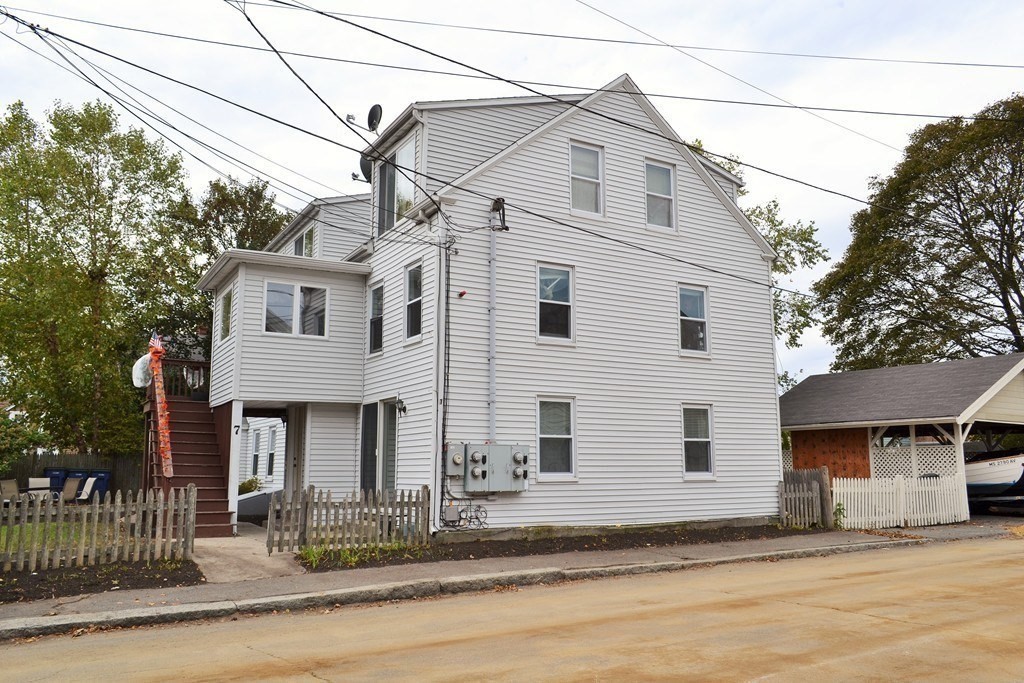7 Harris St # 1R Property Photo 1