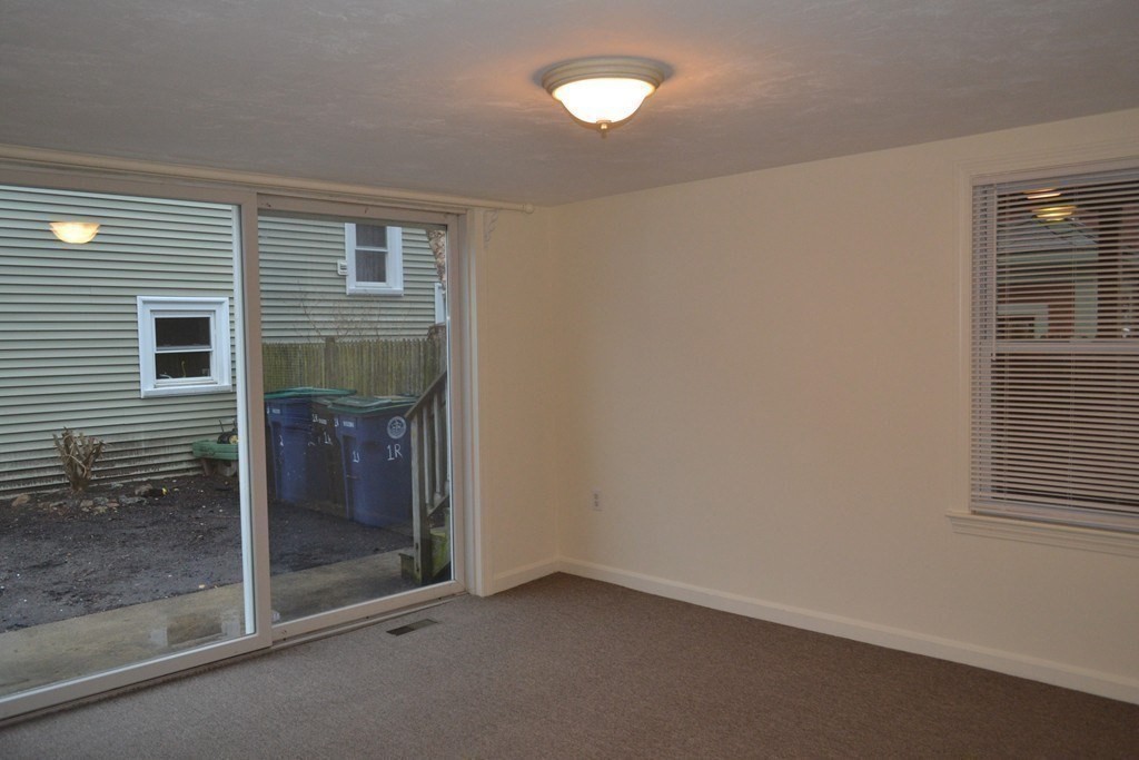 7 Harris St # 1r Property Photo 6