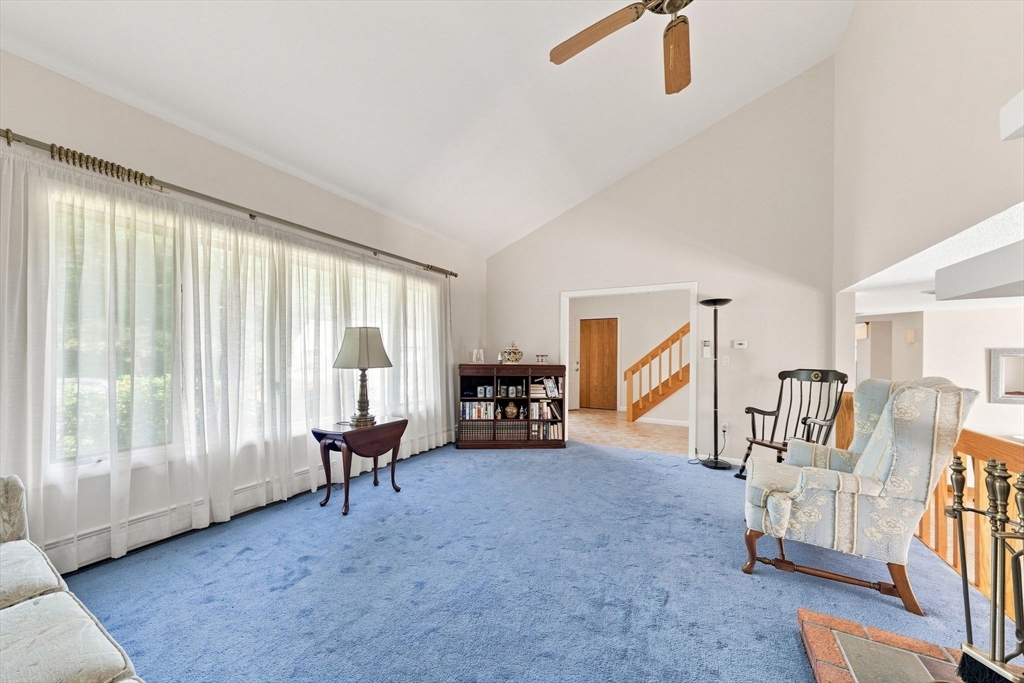6 Snow Fields Rd Property Photo 8