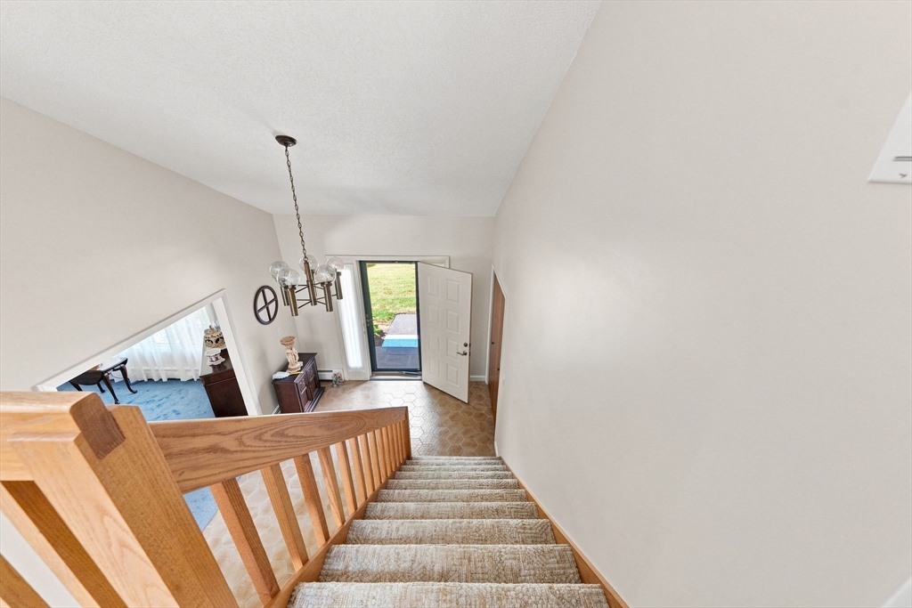 6 Snow Fields Rd Property Photo 13