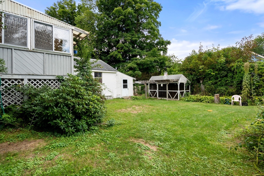 44 Grove St Property Photo 10