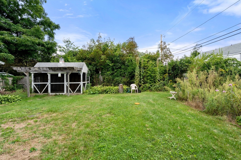 44 Grove St Property Photo 13
