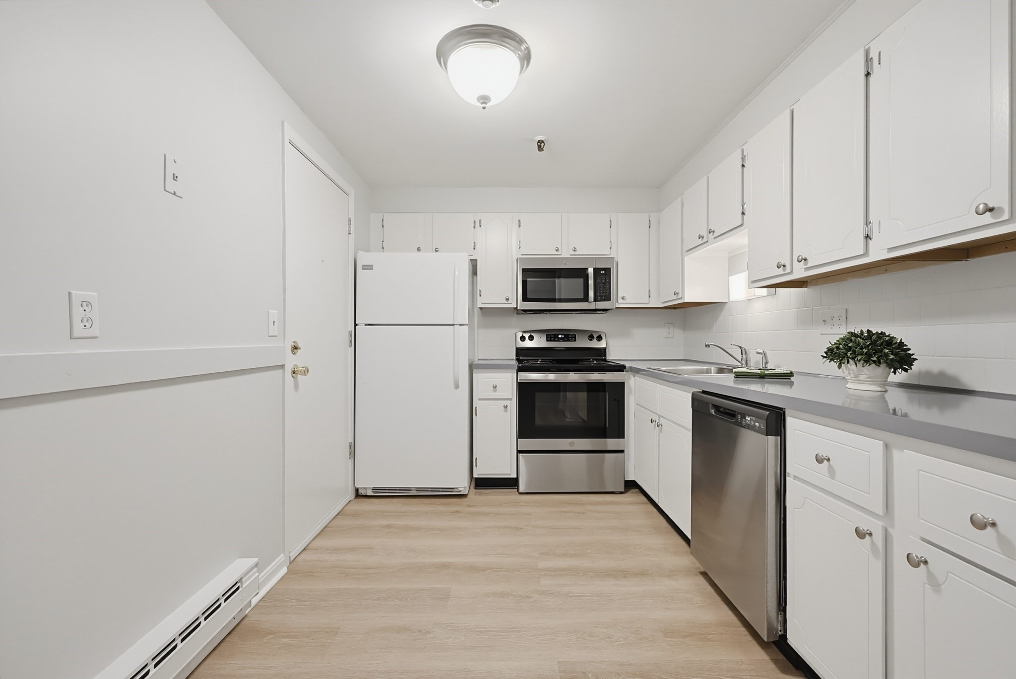 35 Swanson Court # 34d Property Photo 4