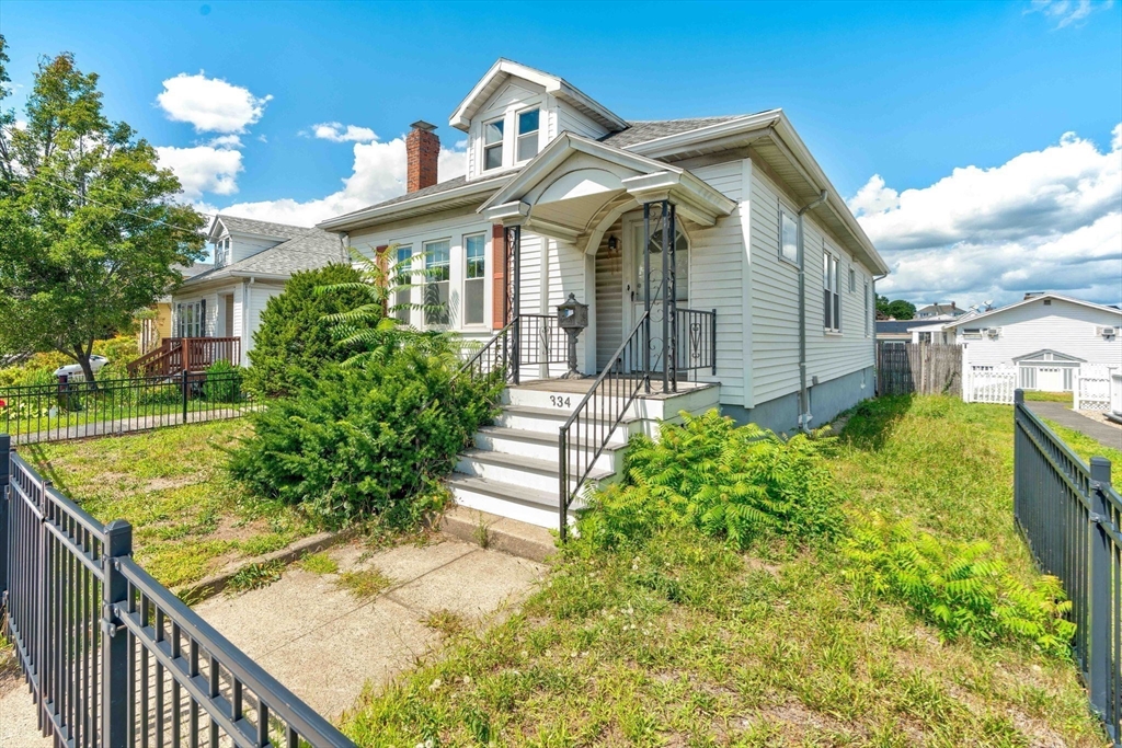 334 Sea St Property Photo 2