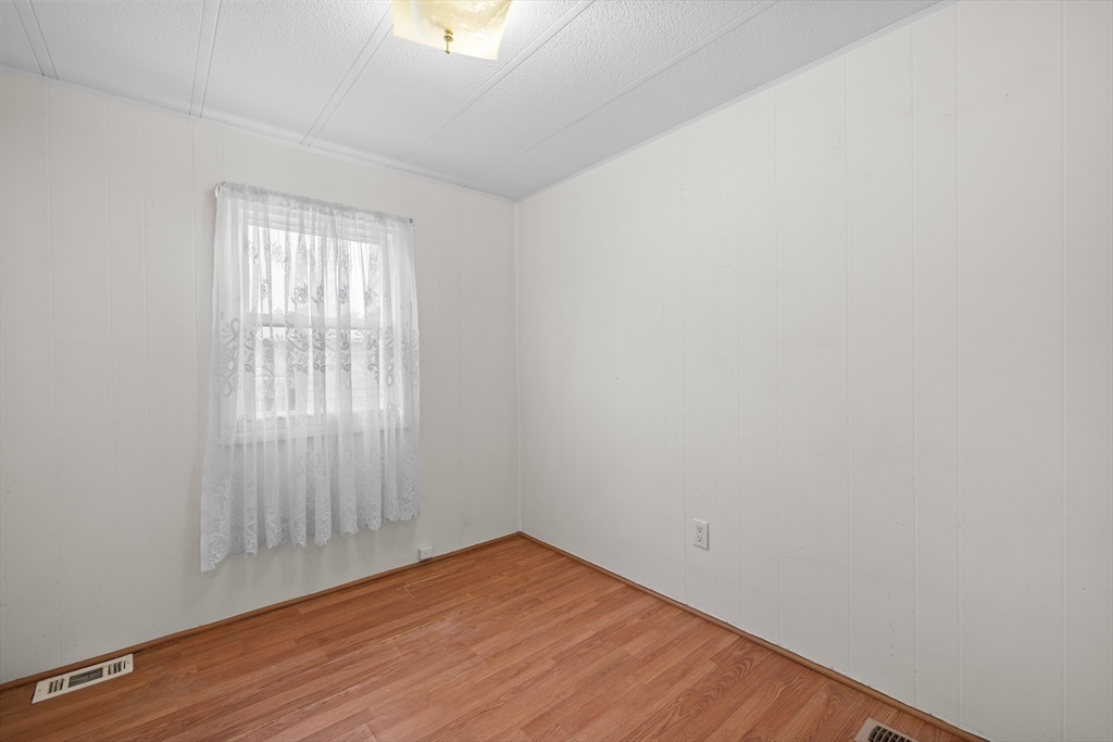 33 Hilltop Rd Property Photo 22