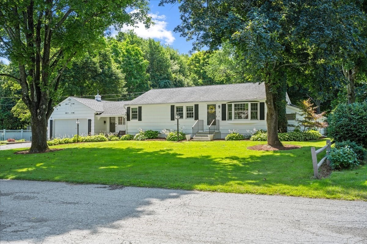 6 Jackie Dr Property Photo 2