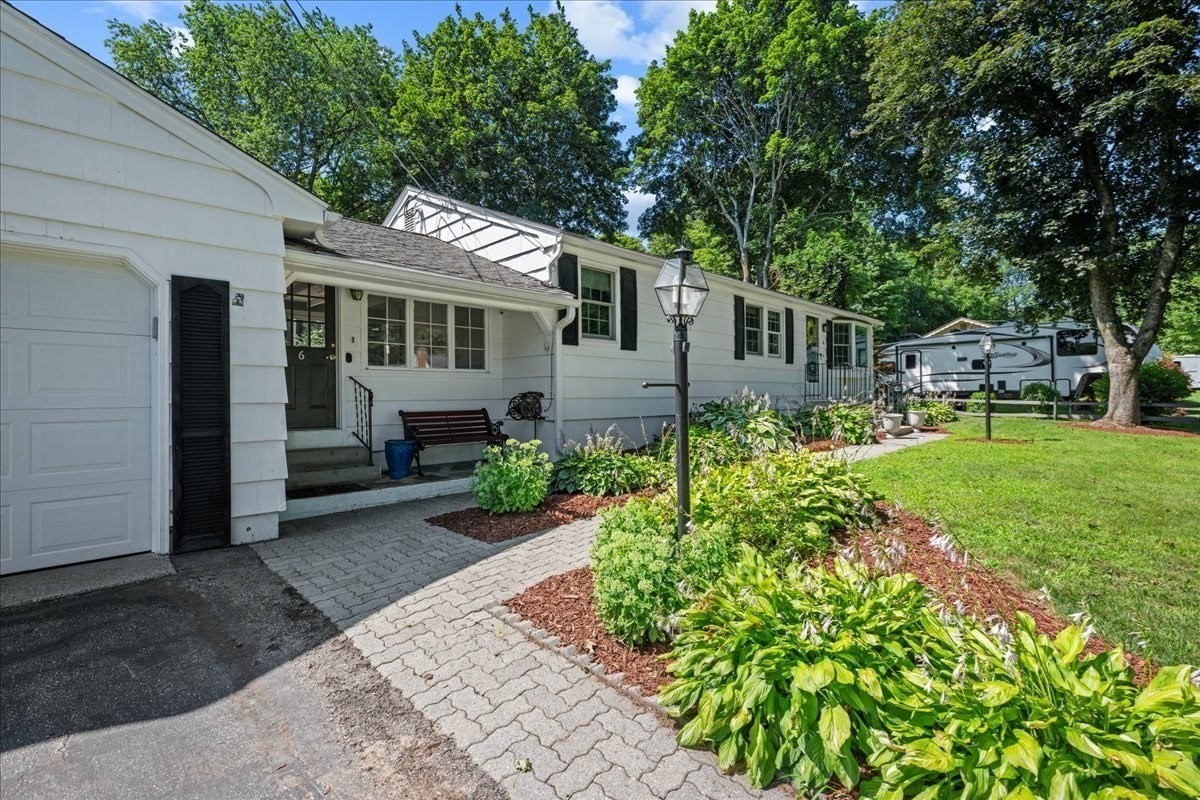 6 Jackie Dr Property Photo 3