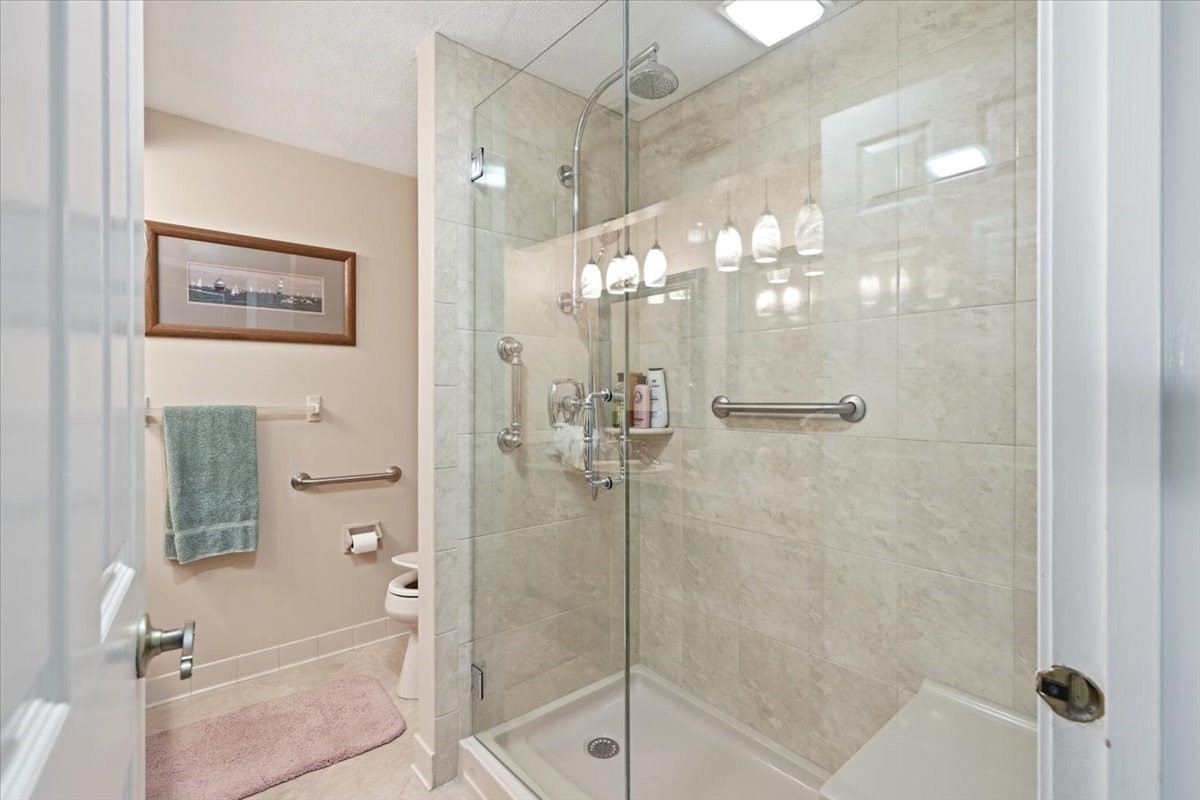 225 Lincoln St # G4 Property Photo 9