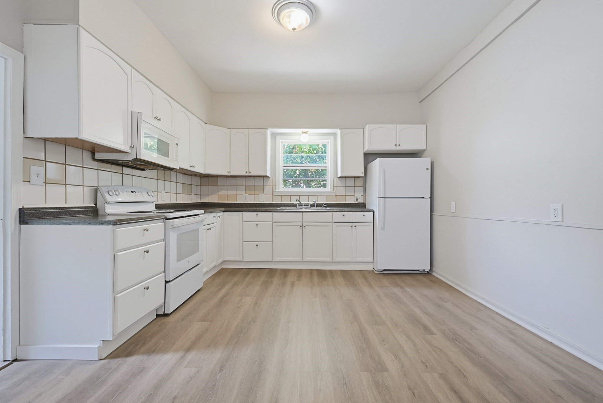 150 Eaton Street Property Photo 36