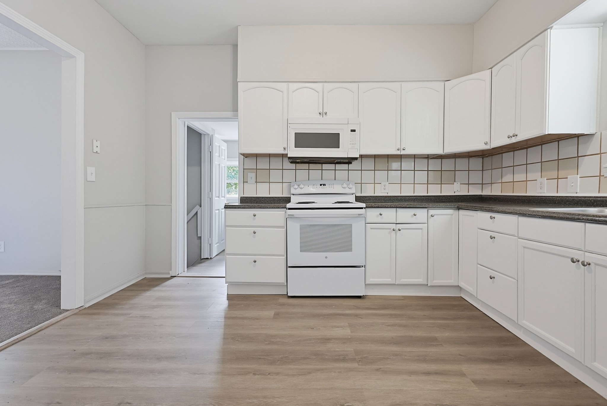 150 Eaton Street Property Photo 38