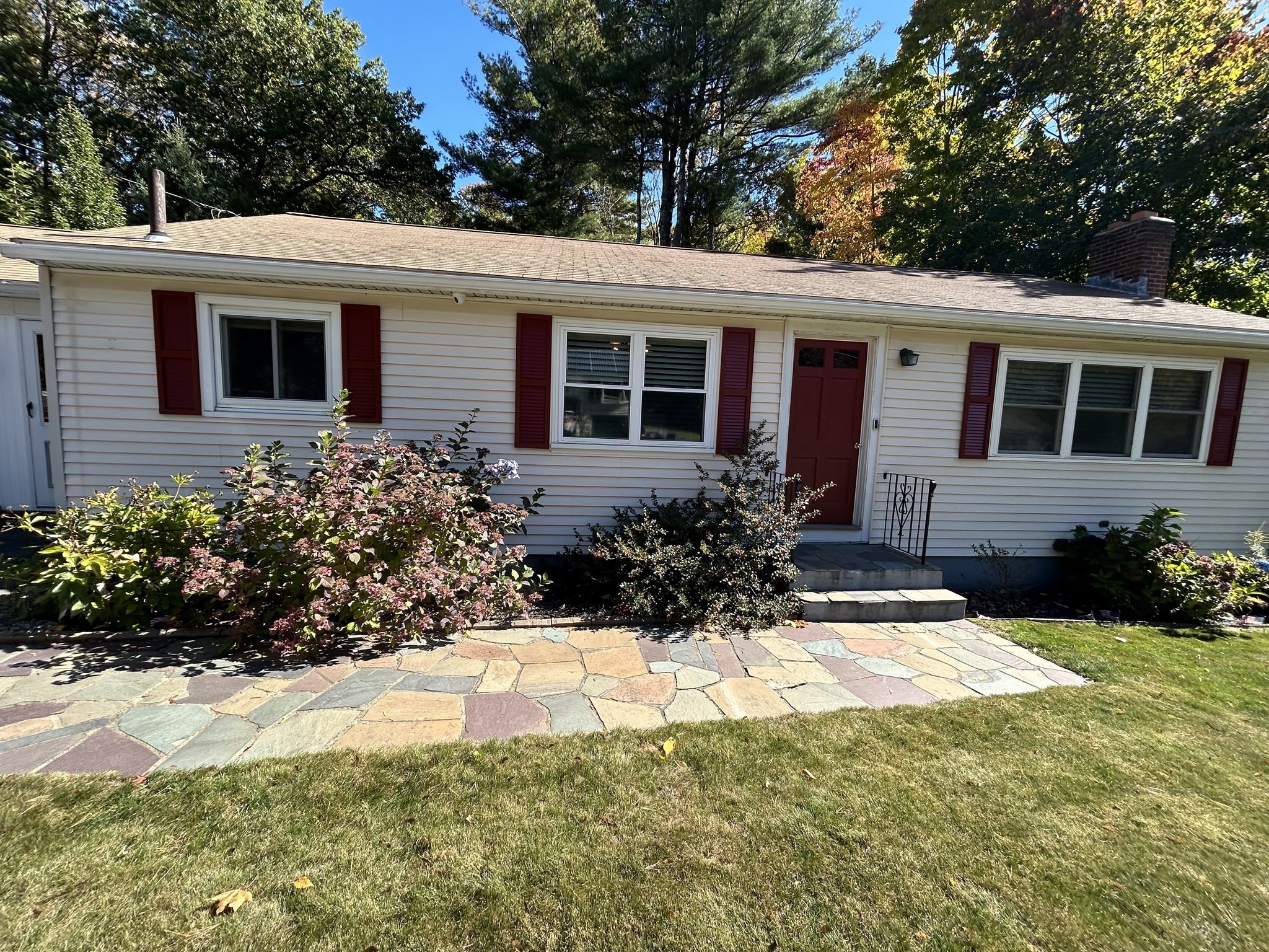 56 Valleyview Rd Property Photo 1