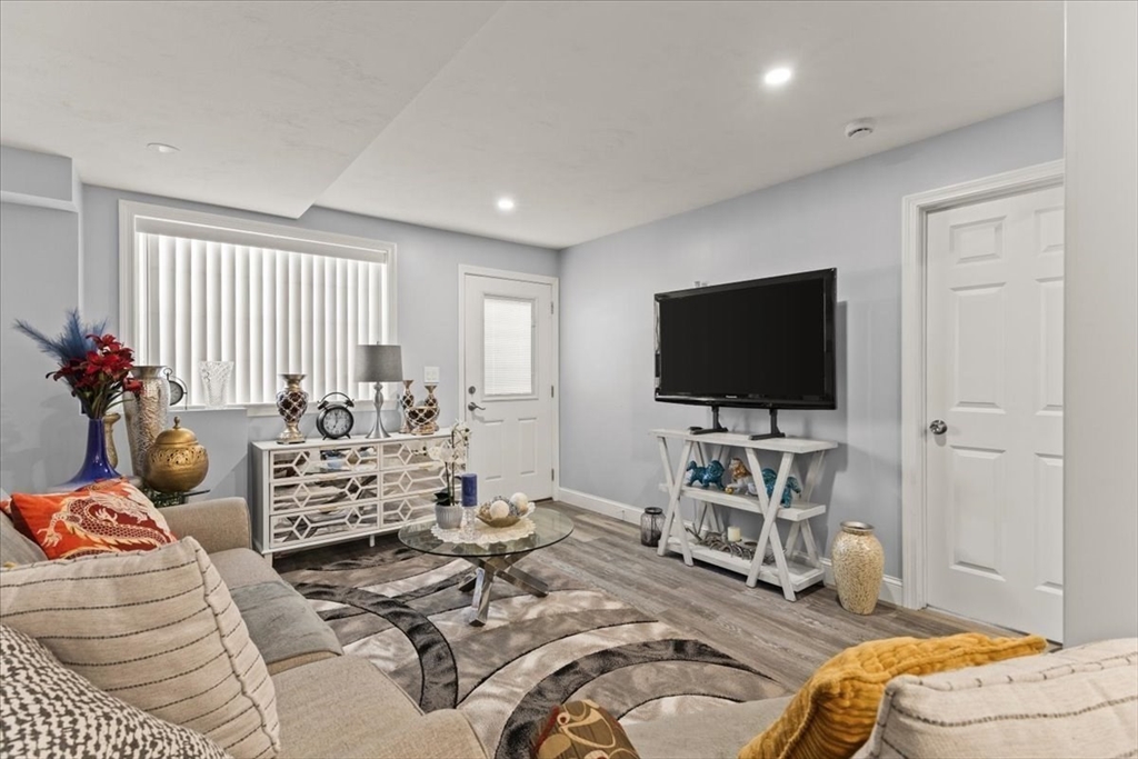 87 Kilmer Ave Property Photo 32