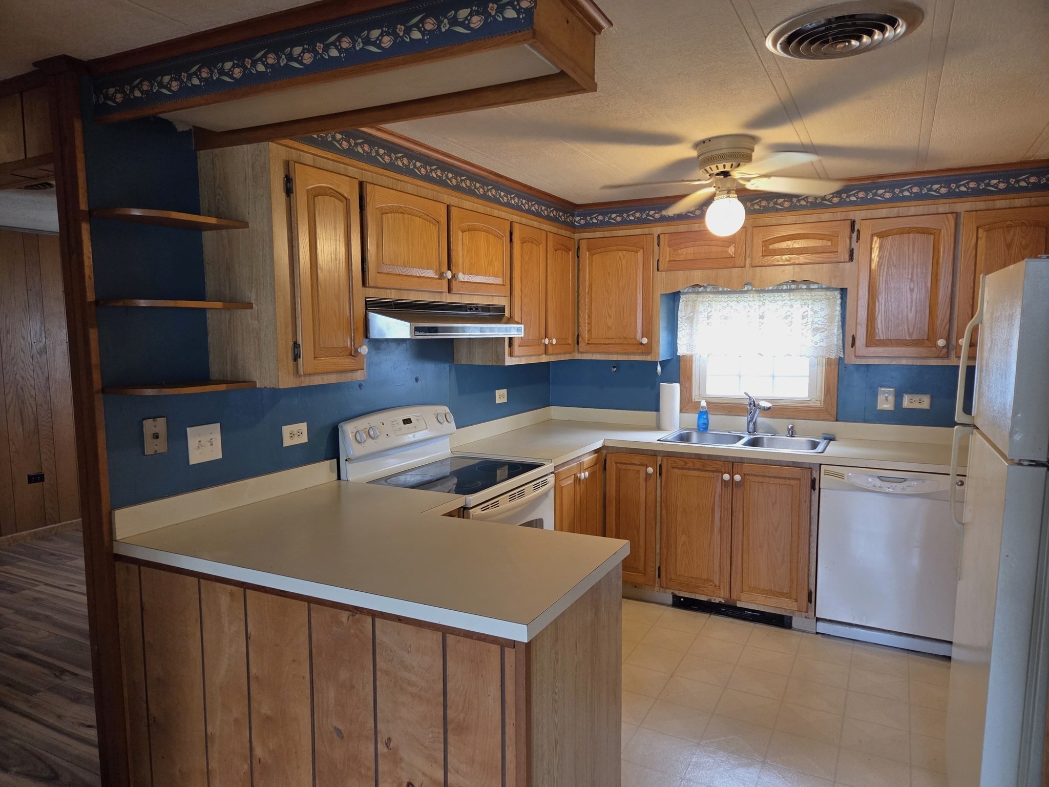 78 Sonia Drive Property Photo 2