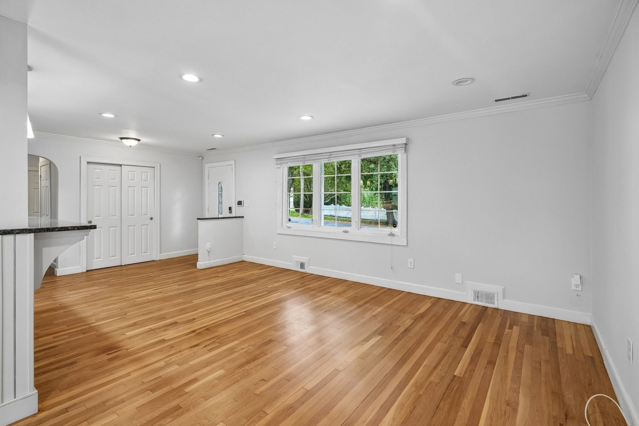45 Adanac Rd Property Photo 8