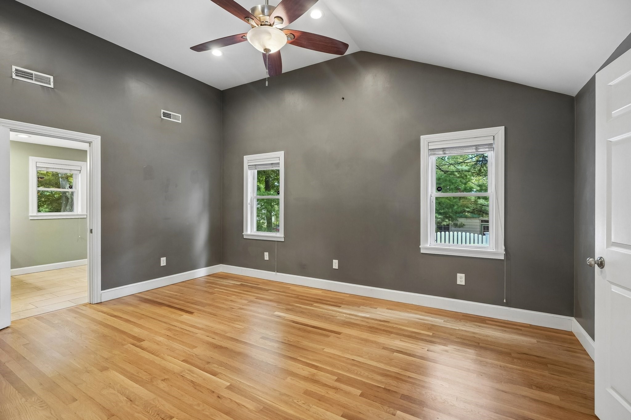 45 Adanac Rd Property Photo 11