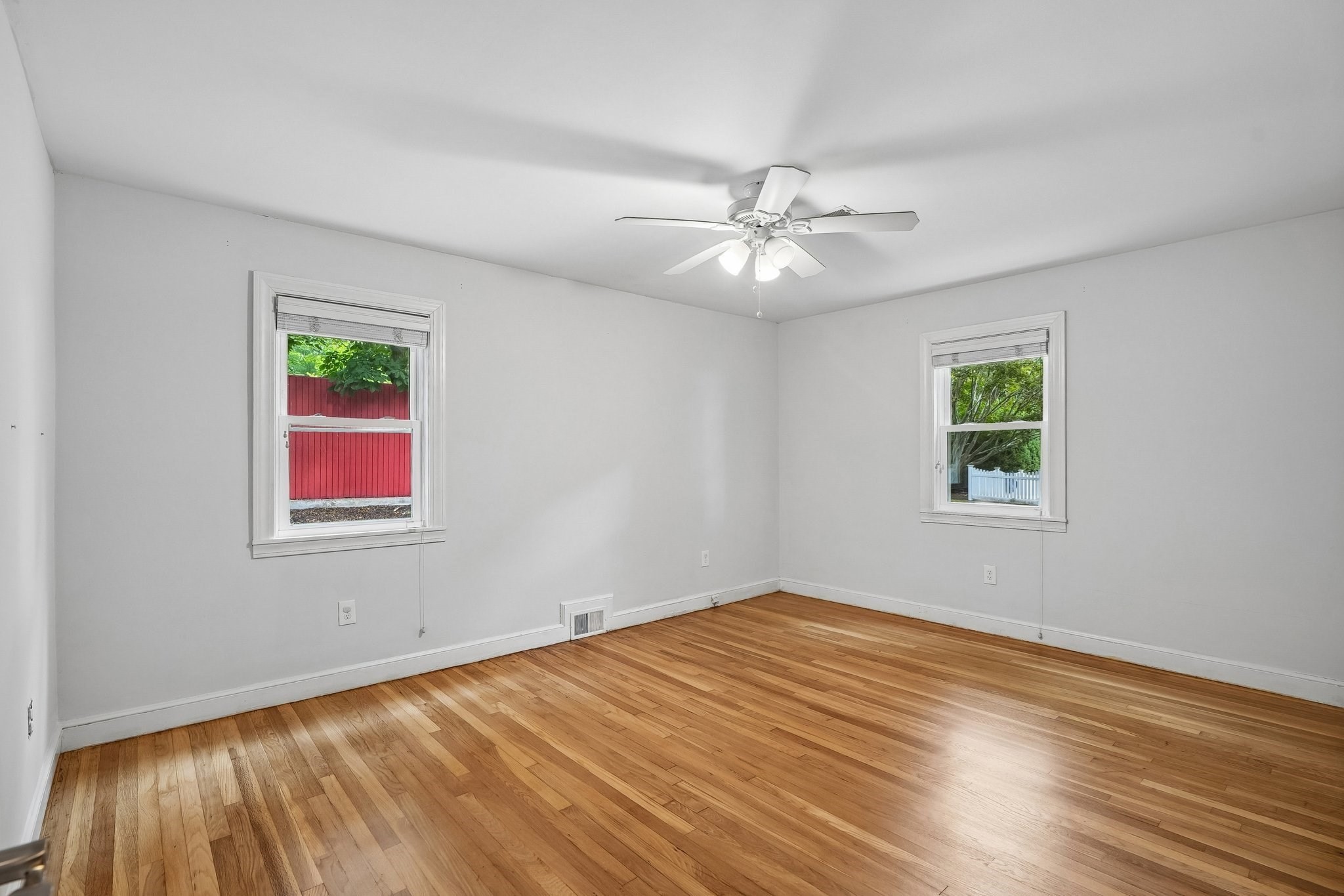 45 Adanac Rd Property Photo 18