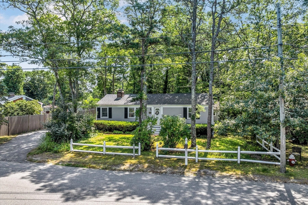 11 Hazelwood Rd Property Photo 1