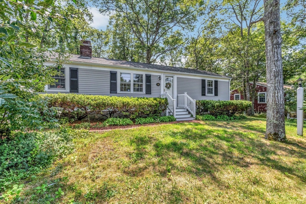 11 Hazelwood Rd Property Photo 2