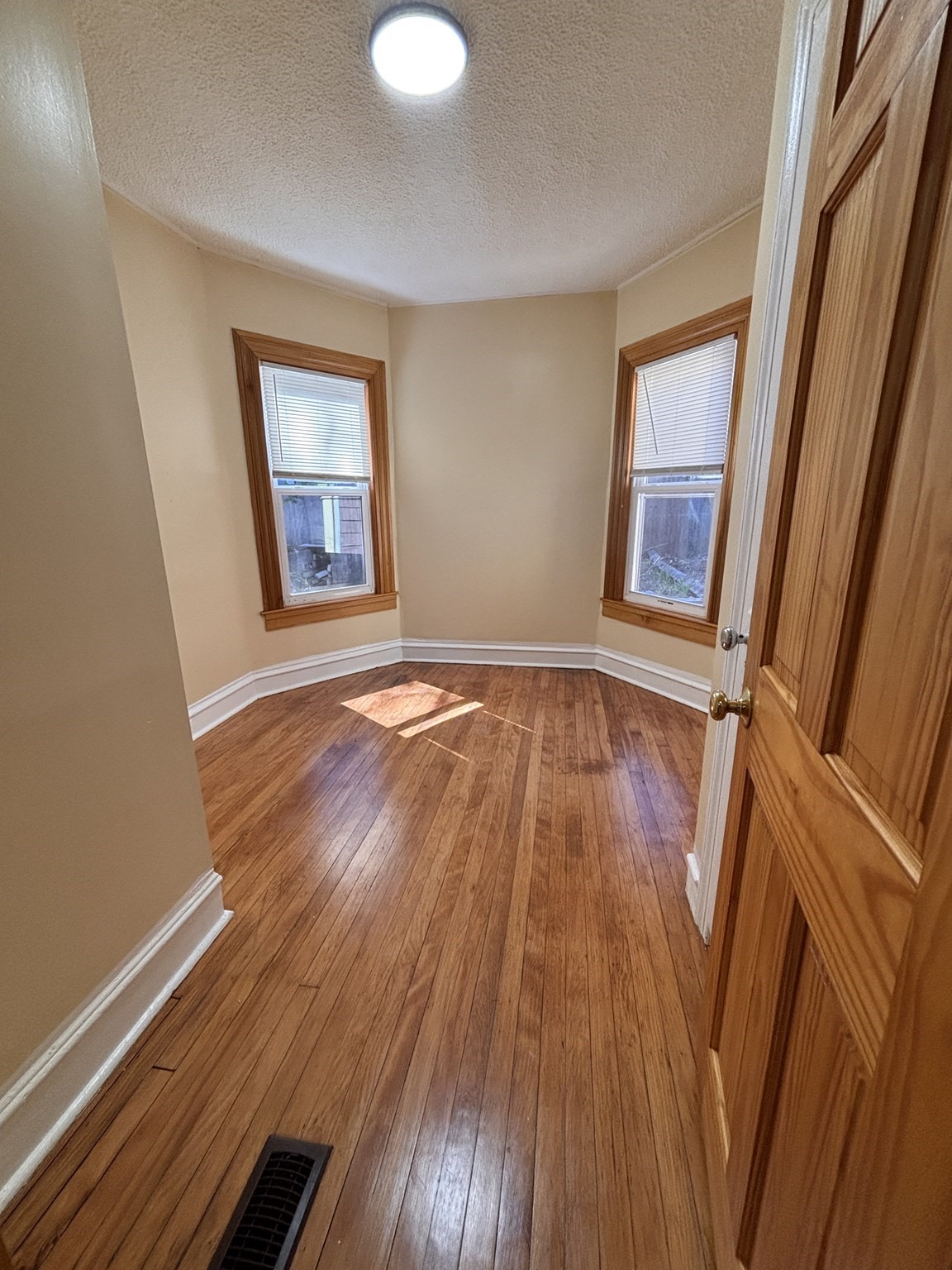 4 Crown St # 1 Property Photo 15