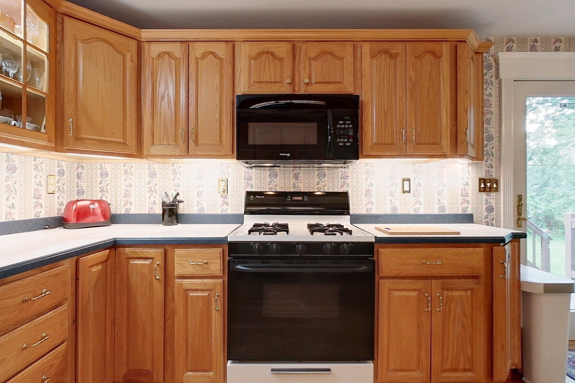 220 River Rd Property Photo 6