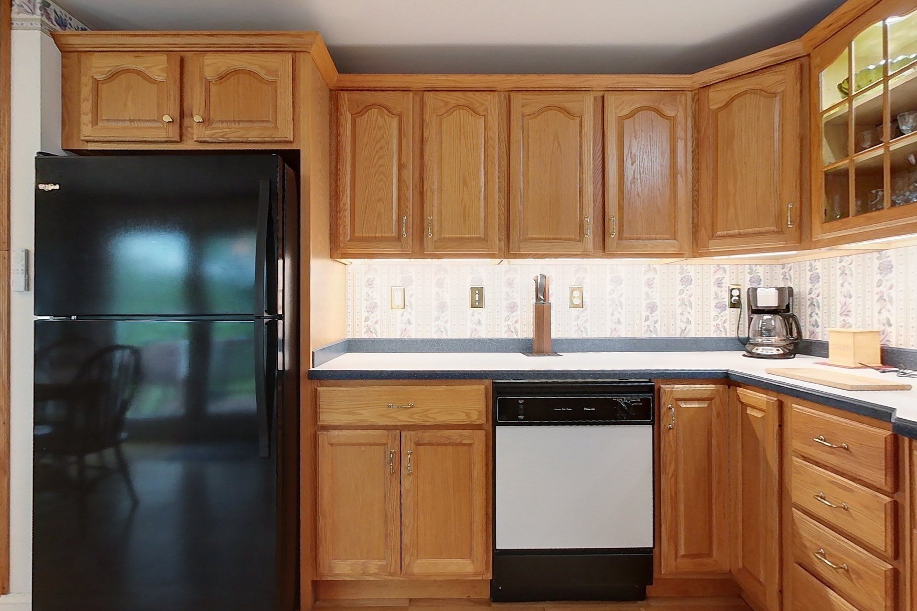 220 River Rd Property Photo 7