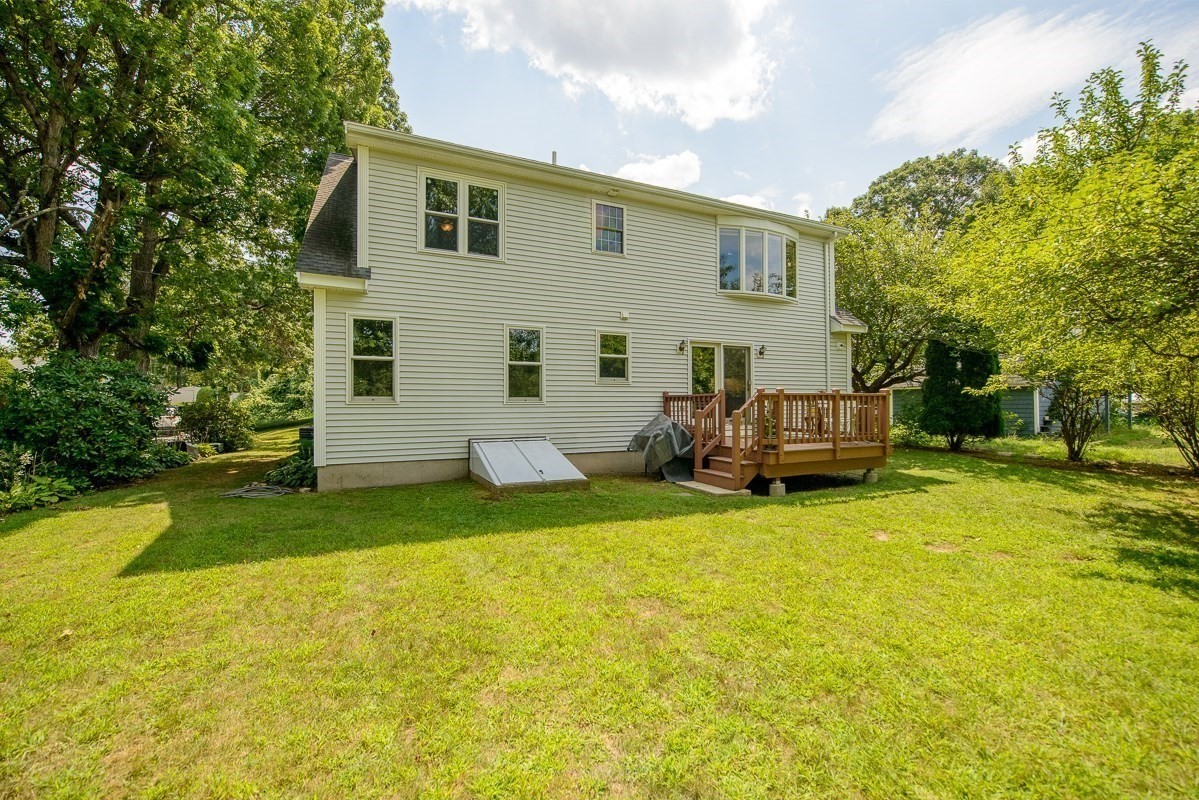 220 River Rd Property Photo 30
