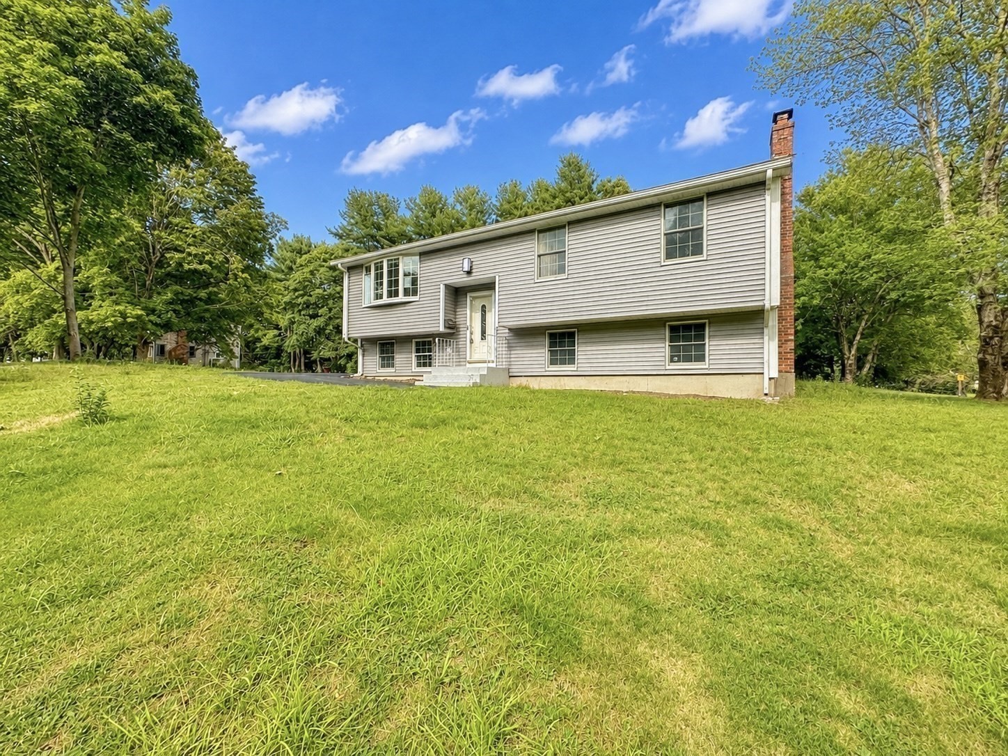 18 Linda St. Property Photo 2