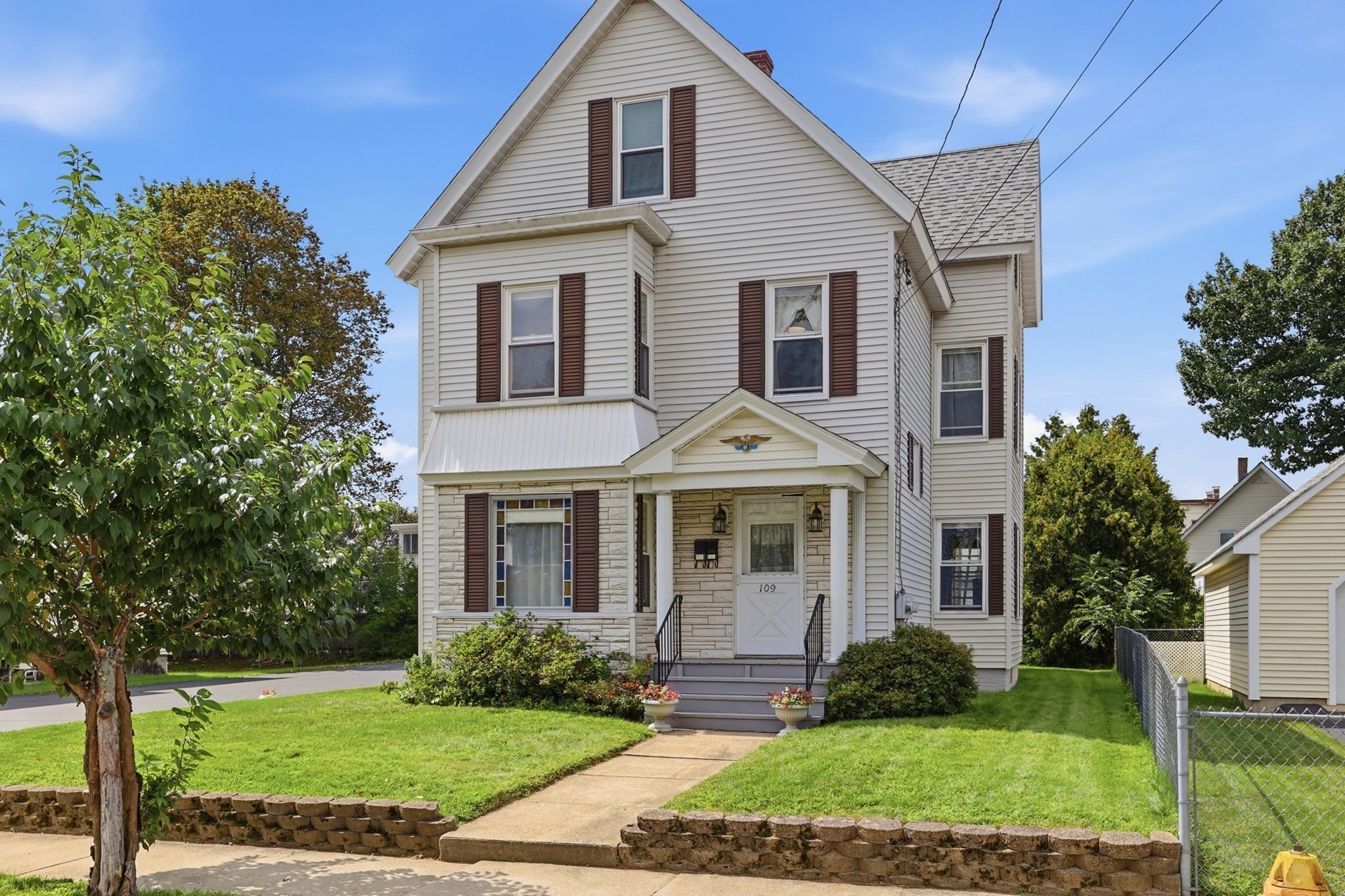 109 4th St. Property Photo 3