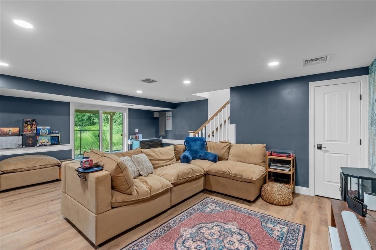 185 Locust St Property Photo 31