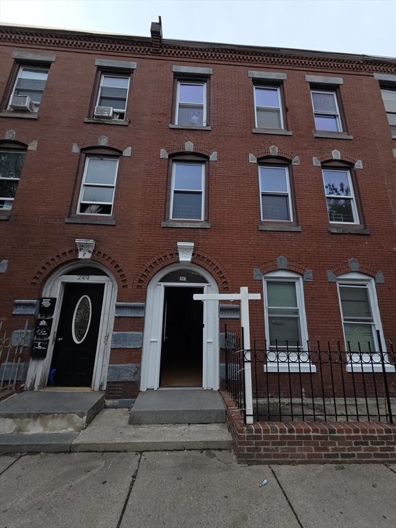 247 Washington St Property Photo 1