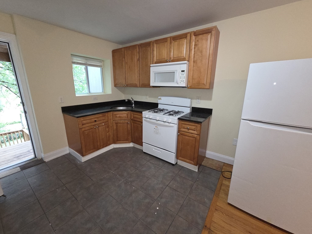247 Washington St Property Photo 2