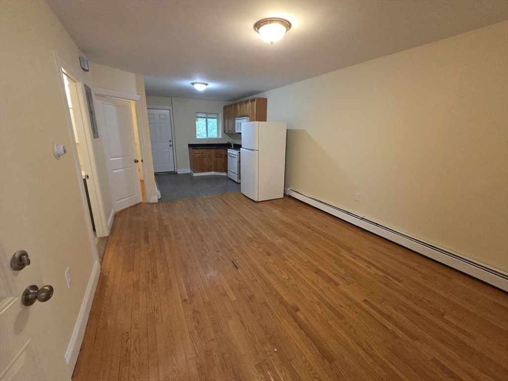 247 Washington St Property Photo 4