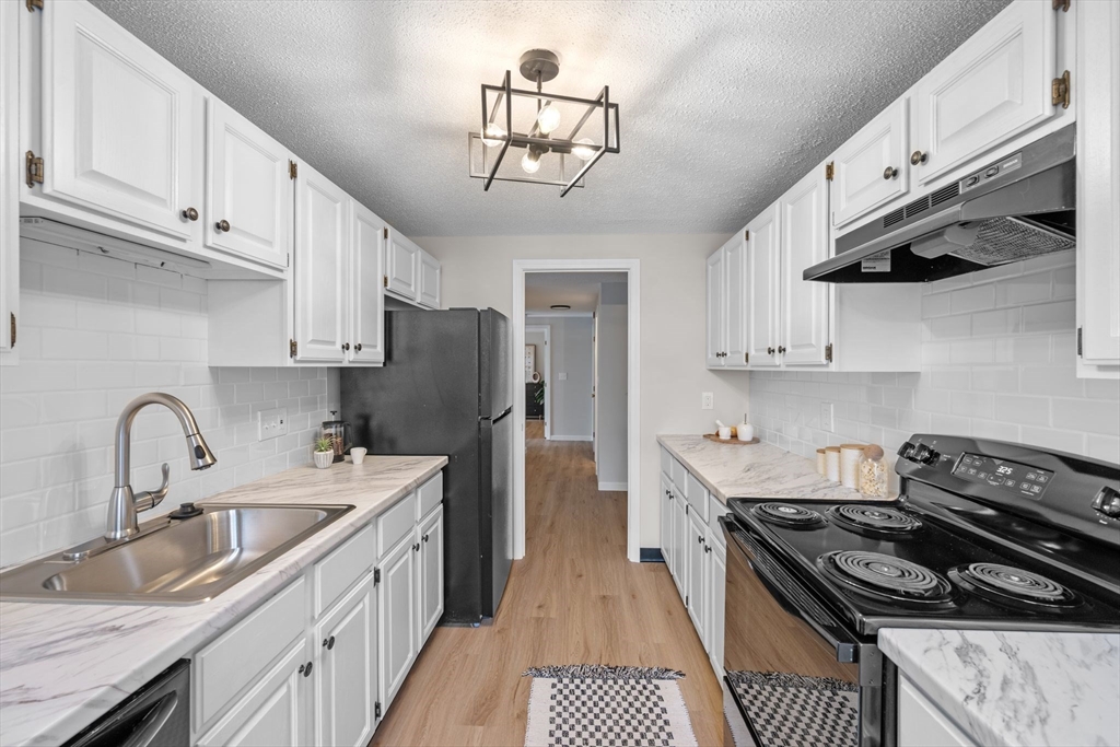 12 Ledgewood Way # 16 Property Photo 10