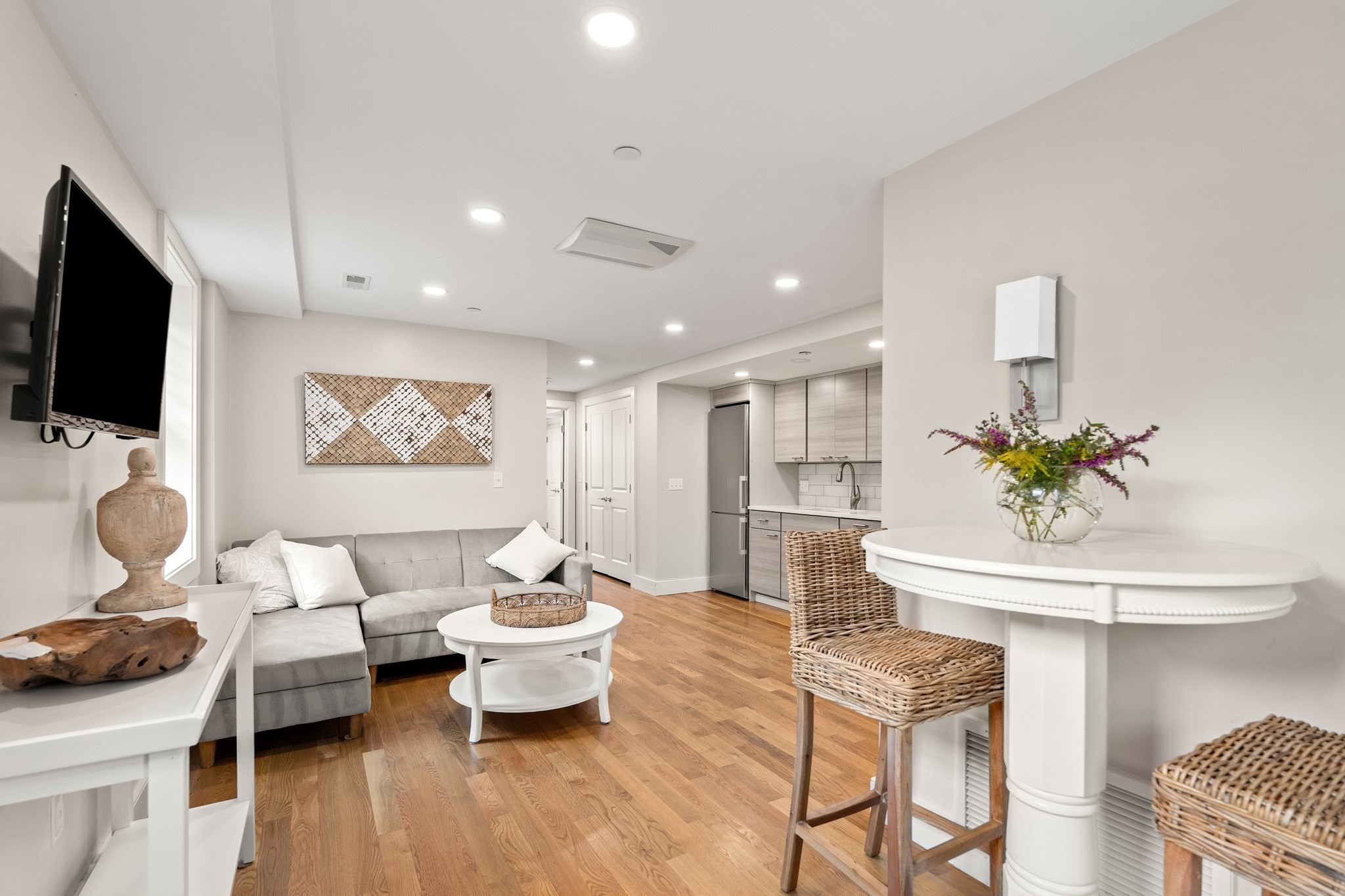 8 Hale Street # 1 Property Photo 1