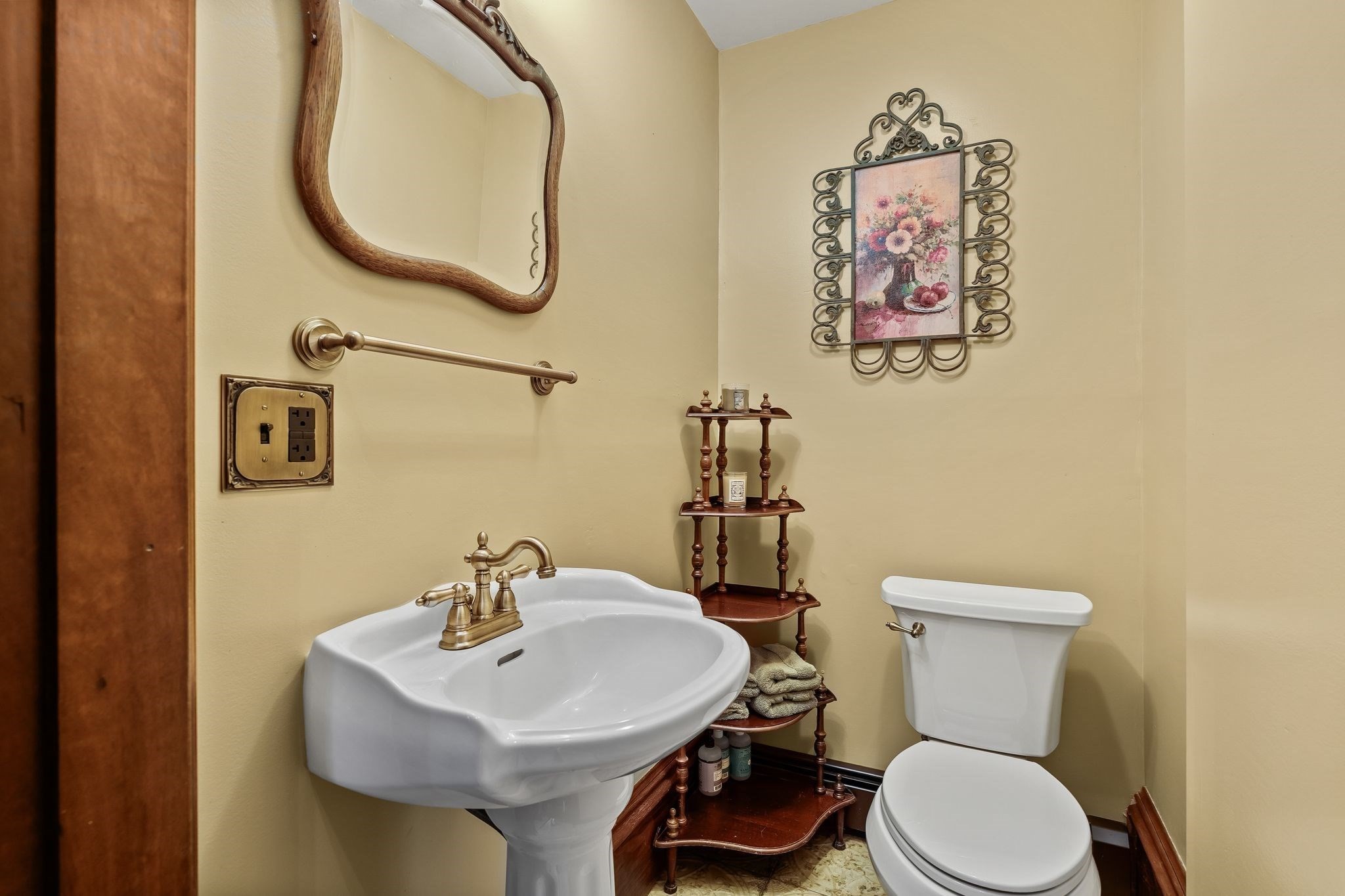 351 Plymouth Street Property Photo 8