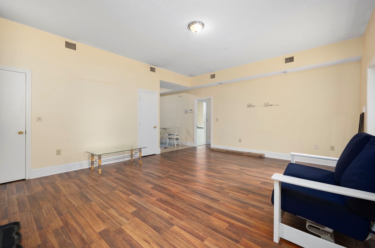 576 Fairmount St Property Photo 2