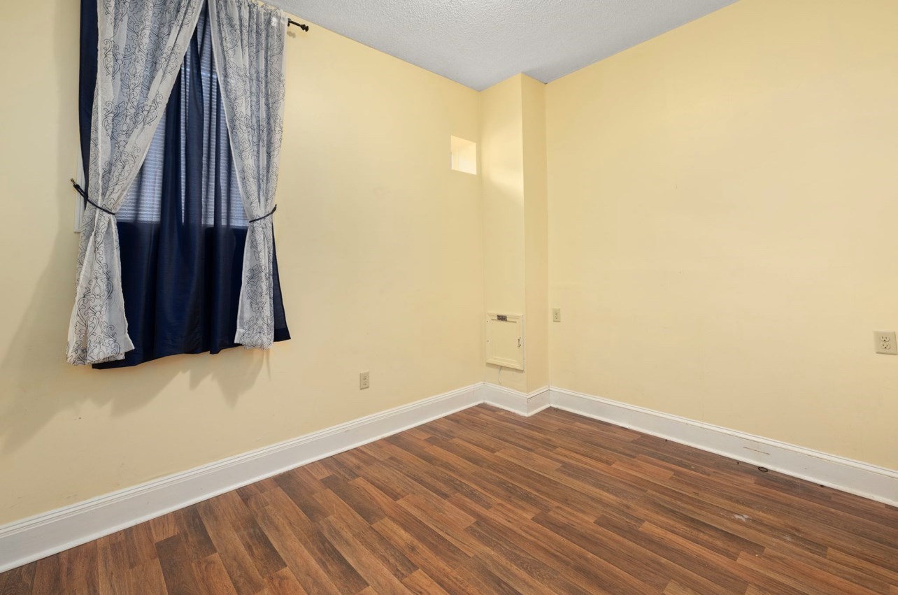 576 Fairmount St Property Photo 11