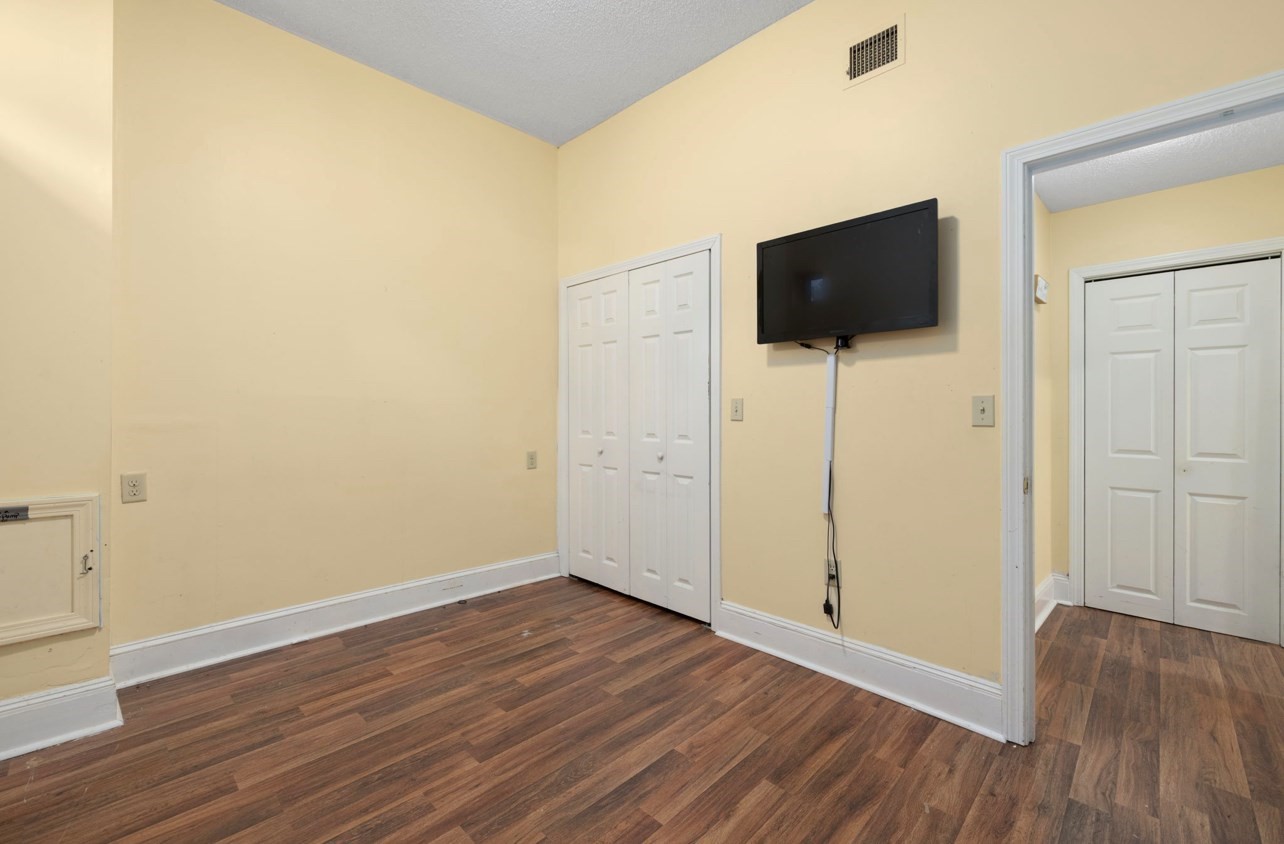 576 Fairmount St Property Photo 12