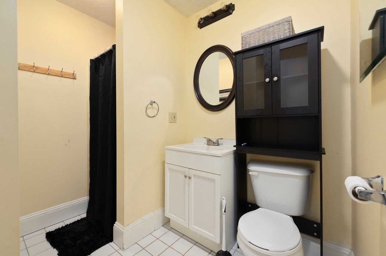 576 Fairmount St Property Photo 13