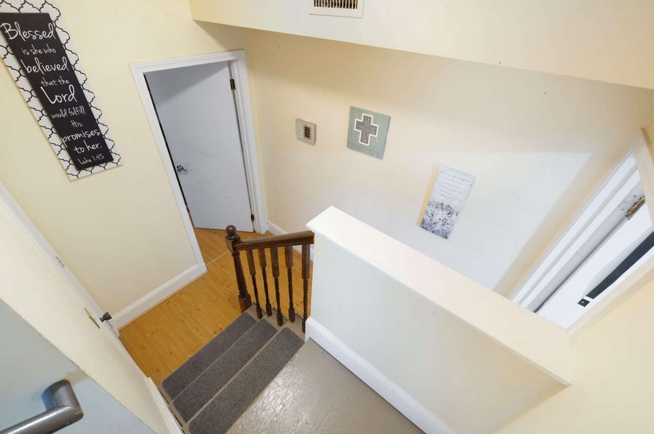 576 Fairmount St Property Photo 14